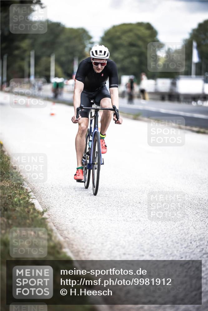16.08.2026 - KN Förde Triathlon 2026 H.Heesch http://msf.ph/oto/9981912 16.08.2026 12:51:45 Radfahren 549, 550, 551, 574 meine-sportfotos.de