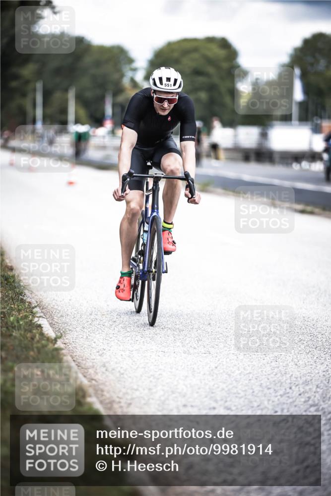 16.08.2026 - KN Förde Triathlon 2026 H.Heesch http://msf.ph/oto/9981914 16.08.2026 12:51:45 Radfahren 549, 550, 551, 574 meine-sportfotos.de