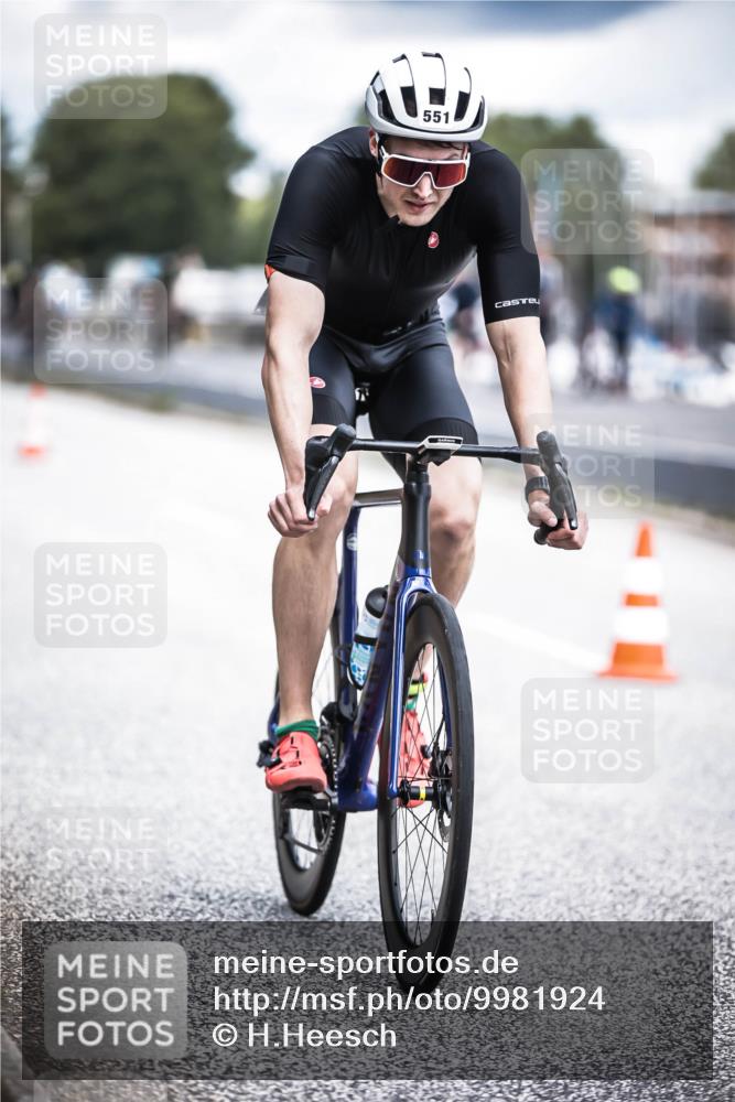 16.08.2026 - KN Förde Triathlon 2026 H.Heesch http://msf.ph/oto/9981924 16.08.2026 12:51:45 Radfahren 549, 550, 551, 574 meine-sportfotos.de