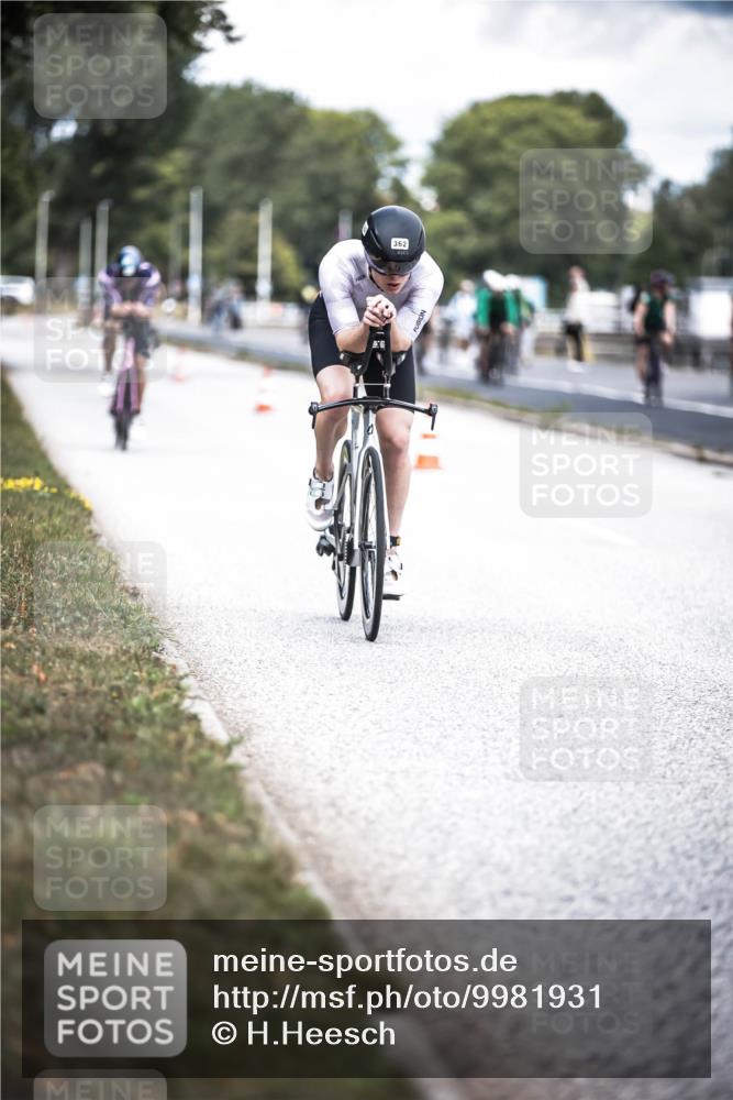 16.08.2026 - KN Förde Triathlon 2026 H.Heesch http://msf.ph/oto/9981931 16.08.2026 12:51:53 Radfahren 362, 510, 552, 557, 703 meine-sportfotos.de