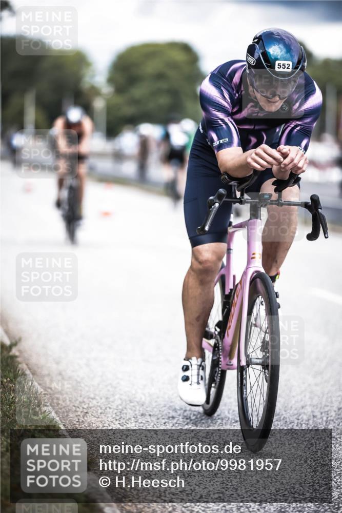 16.08.2026 - KN Förde Triathlon 2026 H.Heesch http://msf.ph/oto/9981957 16.08.2026 12:51:55 Radfahren 362, 510, 552, 703 meine-sportfotos.de
