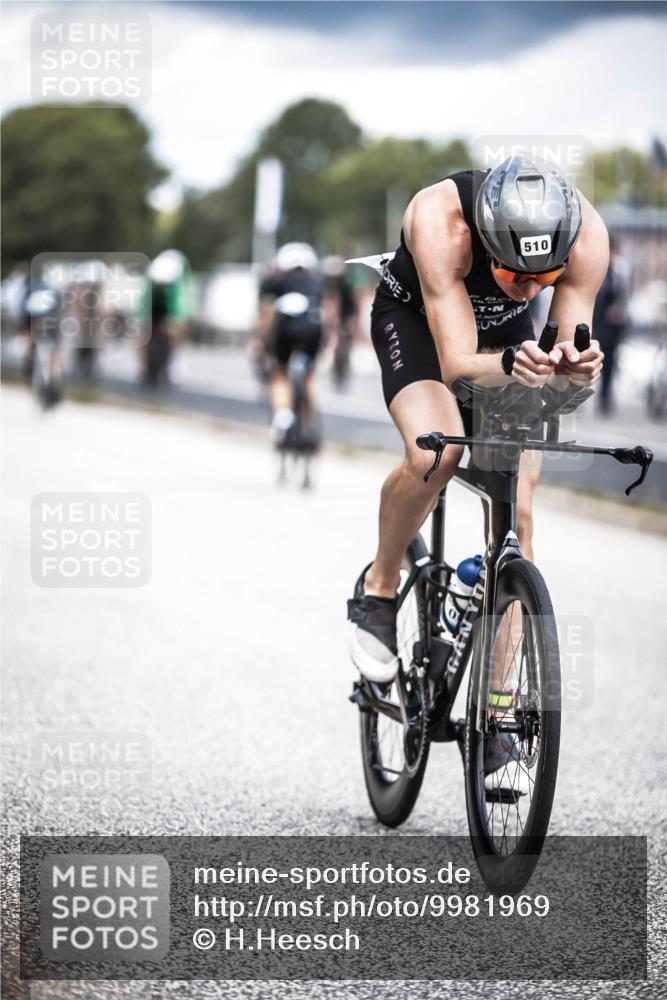 16.08.2026 - KN Förde Triathlon 2026 H.Heesch http://msf.ph/oto/9981969 16.08.2026 12:51:57 Radfahren 510, 552, 703 meine-sportfotos.de