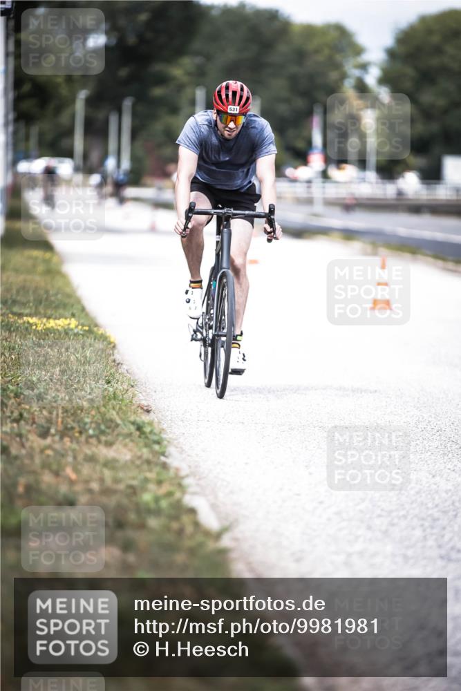 16.08.2026 - KN Förde Triathlon 2026 H.Heesch http://msf.ph/oto/9981981 16.08.2026 12:52:10 Radfahren 505, 531 meine-sportfotos.de