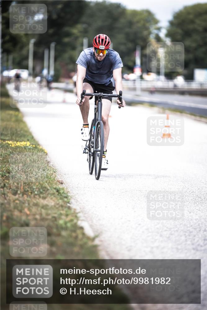 16.08.2026 - KN Förde Triathlon 2026 H.Heesch http://msf.ph/oto/9981982 16.08.2026 12:52:10 Radfahren 505, 531 meine-sportfotos.de