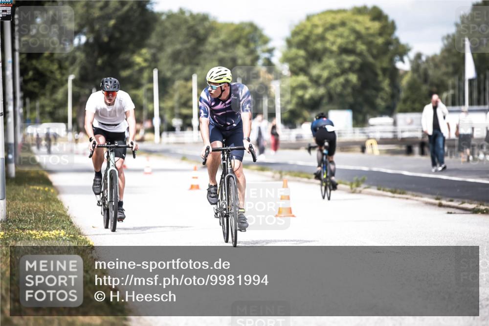 16.08.2026 - KN Förde Triathlon 2026 H.Heesch http://msf.ph/oto/9981994 16.08.2026 12:52:36 Radfahren 532, 533, 558 meine-sportfotos.de