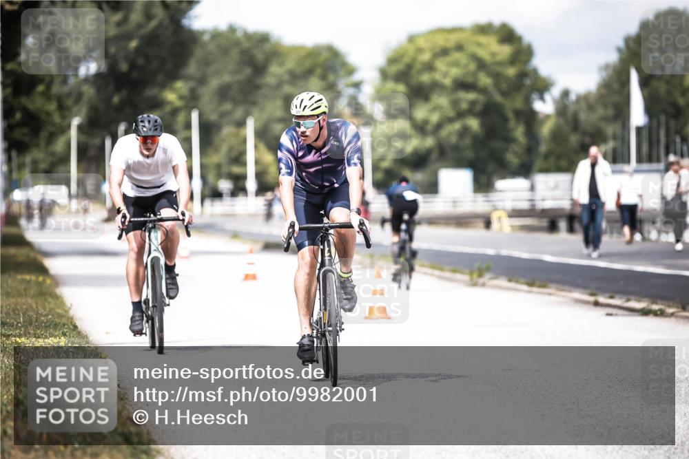16.08.2026 - KN Förde Triathlon 2026 H.Heesch http://msf.ph/oto/9982001 16.08.2026 12:52:37 Radfahren 532, 533, 558 meine-sportfotos.de