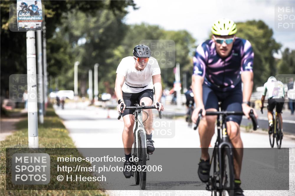 16.08.2026 - KN Förde Triathlon 2026 H.Heesch http://msf.ph/oto/9982006 16.08.2026 12:52:37 Radfahren 532, 533, 558 meine-sportfotos.de
