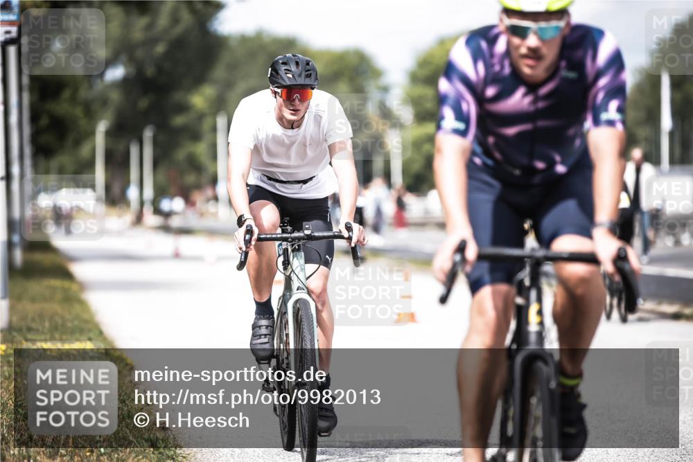 16.08.2026 - KN Förde Triathlon 2026 H.Heesch http://msf.ph/oto/9982013 16.08.2026 12:52:38 Radfahren 532, 533, 558 meine-sportfotos.de