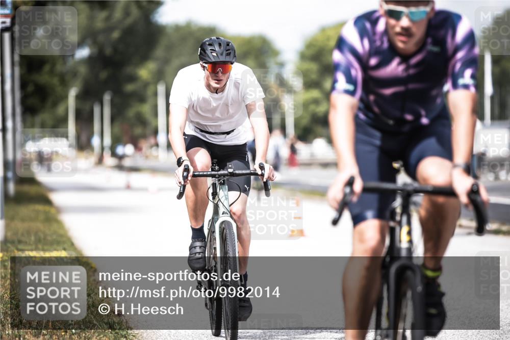 16.08.2026 - KN Förde Triathlon 2026 H.Heesch http://msf.ph/oto/9982014 16.08.2026 12:52:38 Radfahren 532, 533, 558 meine-sportfotos.de