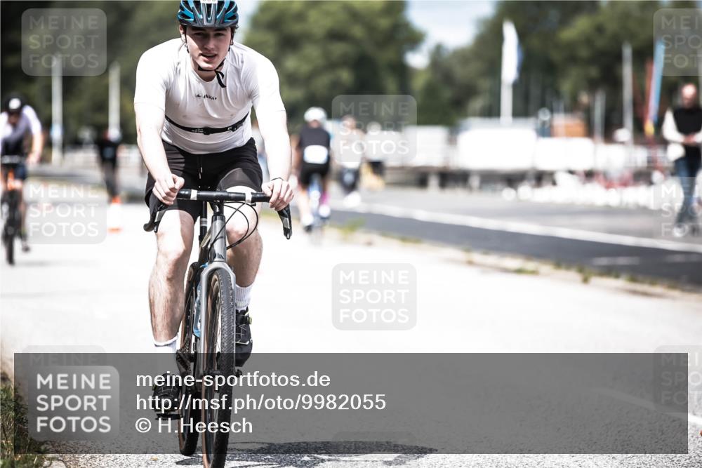 16.08.2026 - KN Förde Triathlon 2026 H.Heesch http://msf.ph/oto/9982055 16.08.2026 12:52:57 Radfahren 538, 548, 562, 580, 705 meine-sportfotos.de