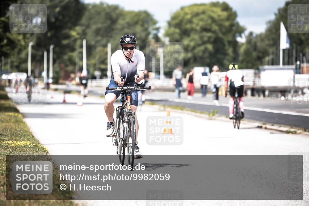 16.08.2026 - KN Förde Triathlon 2026 H.Heesch http://msf.ph/oto/9982059 16.08.2026 12:52:59 Radfahren 502, 538, 548, 587 meine-sportfotos.de
