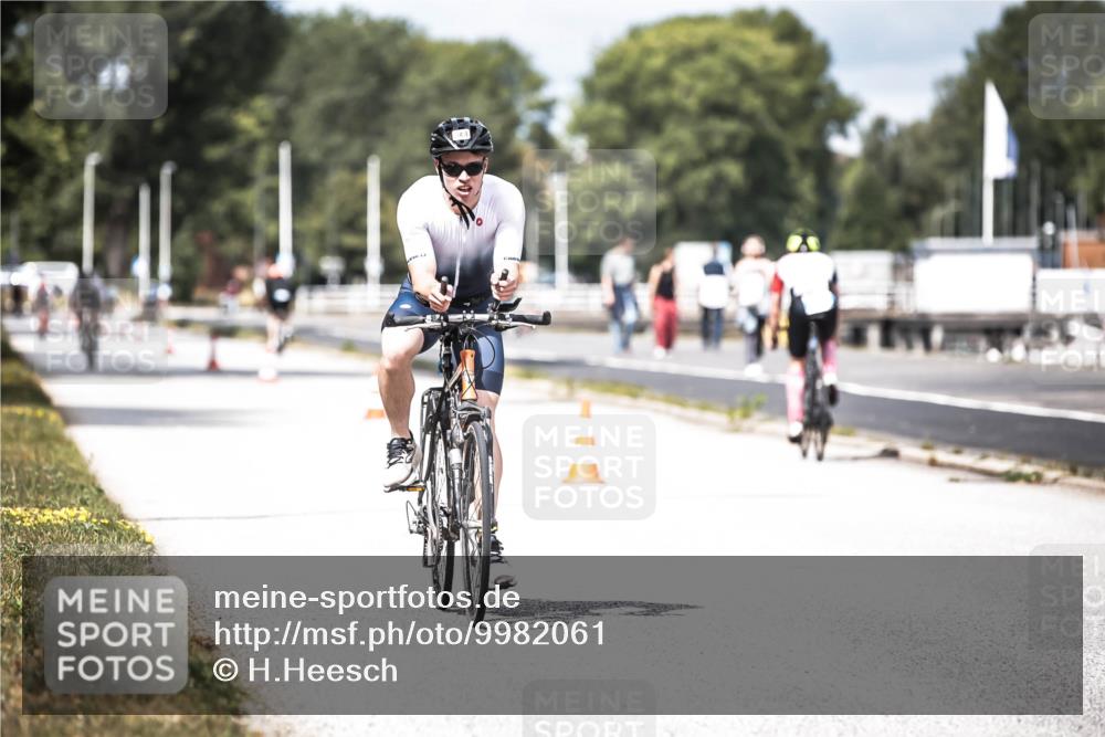 16.08.2026 - KN Förde Triathlon 2026 H.Heesch http://msf.ph/oto/9982061 16.08.2026 12:52:59 Radfahren 502, 538, 548, 587 meine-sportfotos.de