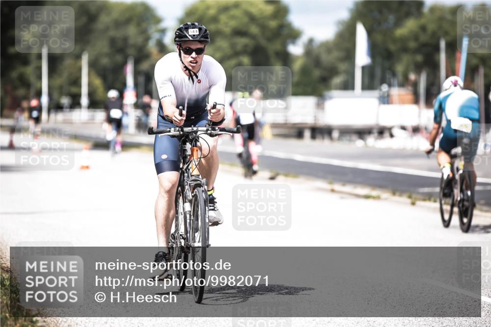 16.08.2026 - KN Förde Triathlon 2026 H.Heesch http://msf.ph/oto/9982071 16.08.2026 12:52:59 Radfahren 502, 538, 548, 587 meine-sportfotos.de