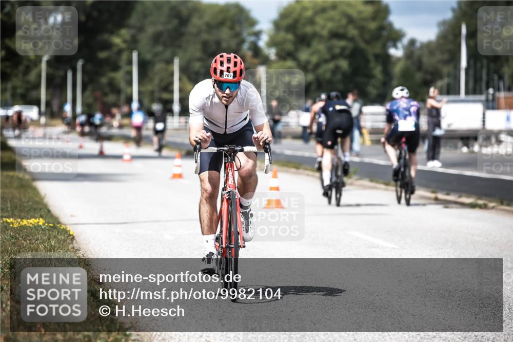 16.08.2026 - KN Förde Triathlon 2026 H.Heesch http://msf.ph/oto/9982104 16.08.2026 12:53:11 Radfahren 561, 701 meine-sportfotos.de