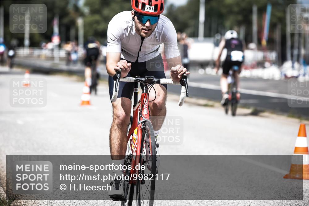 16.08.2026 - KN Förde Triathlon 2026 H.Heesch http://msf.ph/oto/9982117 16.08.2026 12:53:11 Radfahren 561, 701 meine-sportfotos.de