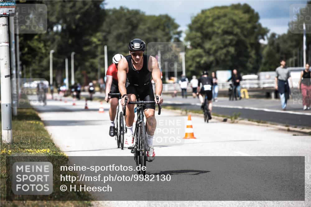 16.08.2026 - KN Förde Triathlon 2026 H.Heesch http://msf.ph/oto/9982130 16.08.2026 12:53:23 Radfahren 517, 556, 569, 588, 719 meine-sportfotos.de