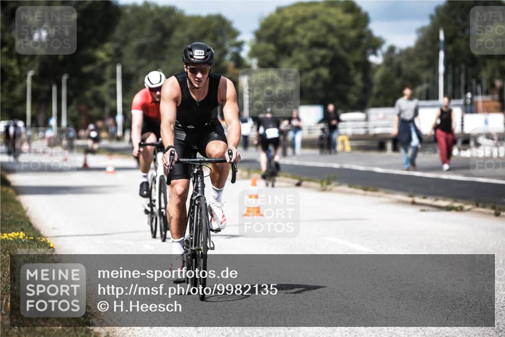 16.08.2026 - KN Förde Triathlon 2026 H.Heesch http://msf.ph/oto/9982135 16.08.2026 12:53:24 Radfahren 517, 556, 569, 588, 719 meine-sportfotos.de