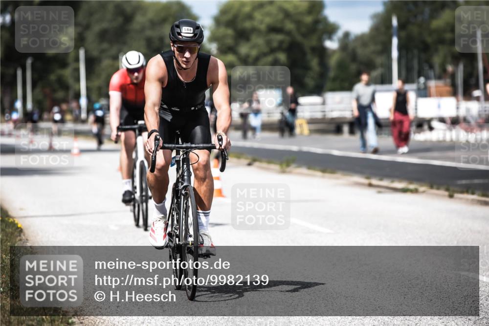 16.08.2026 - KN Förde Triathlon 2026 H.Heesch http://msf.ph/oto/9982139 16.08.2026 12:53:24 Radfahren 517, 556, 569, 588, 719 meine-sportfotos.de