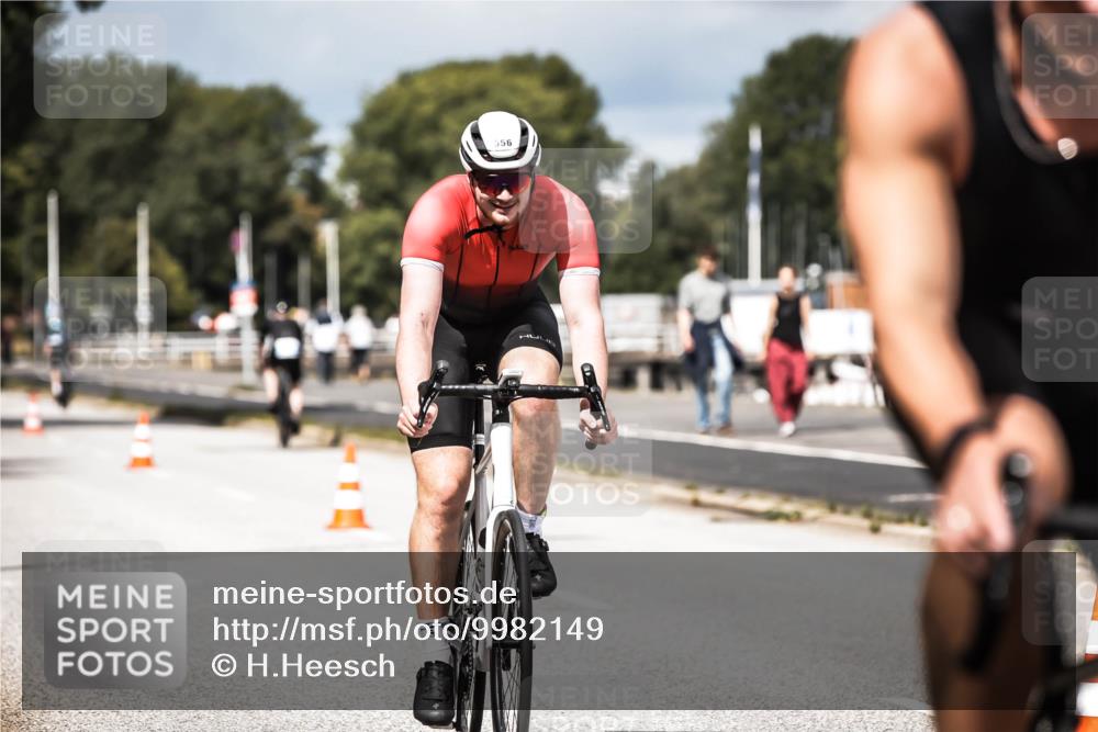16.08.2026 - KN Förde Triathlon 2026 H.Heesch http://msf.ph/oto/9982149 16.08.2026 12:53:25 Radfahren 517, 556, 569, 588, 719 meine-sportfotos.de