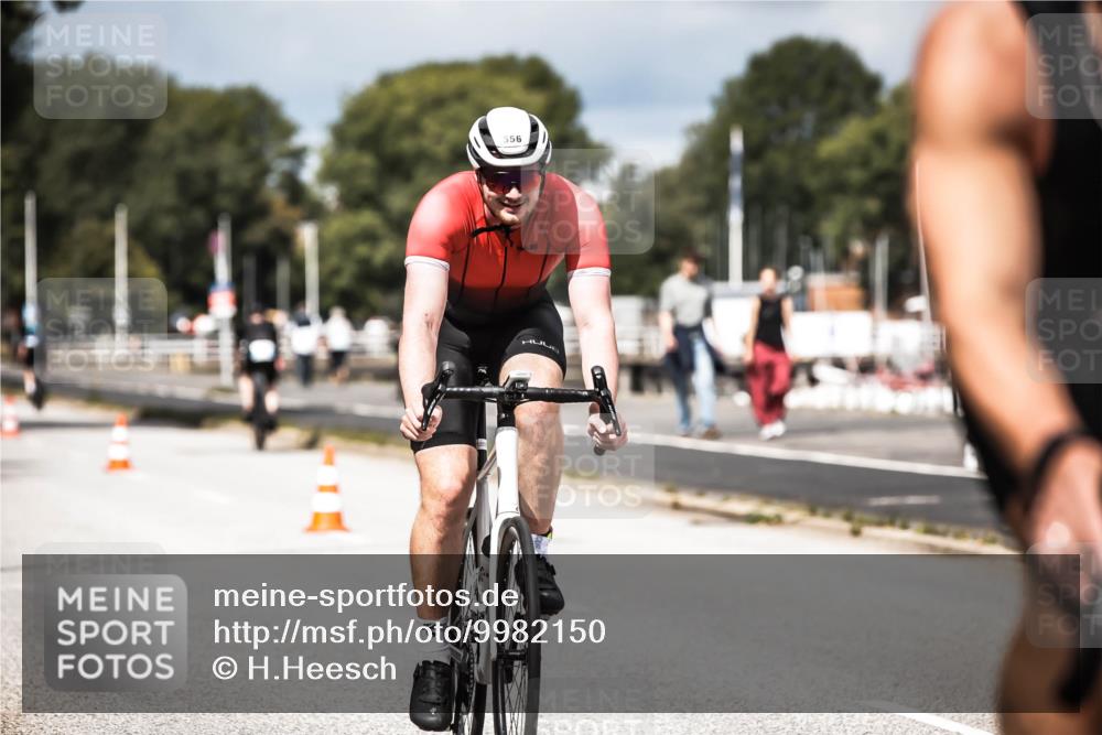 16.08.2026 - KN Förde Triathlon 2026 H.Heesch http://msf.ph/oto/9982150 16.08.2026 12:53:25 Radfahren 517, 556, 569, 588, 719 meine-sportfotos.de