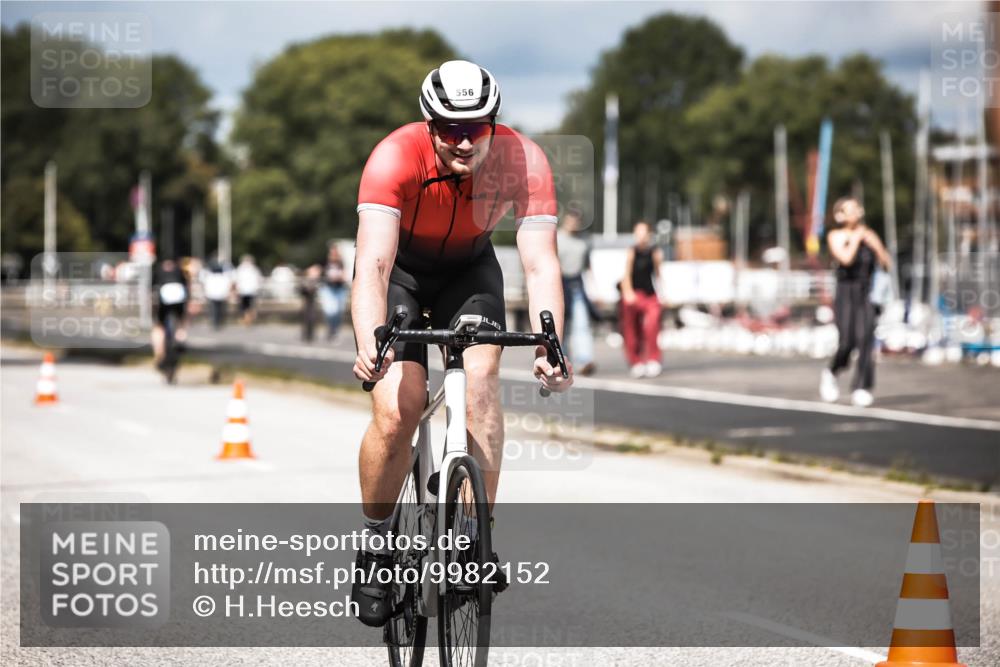 16.08.2026 - KN Förde Triathlon 2026 H.Heesch http://msf.ph/oto/9982152 16.08.2026 12:53:25 Radfahren 517, 556, 569, 588, 719 meine-sportfotos.de