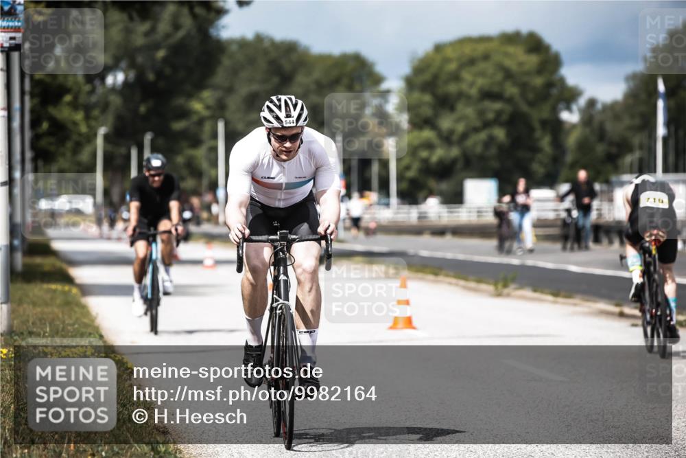 16.08.2026 - KN Förde Triathlon 2026 H.Heesch http://msf.ph/oto/9982164 16.08.2026 12:53:33 Radfahren 544, 575 meine-sportfotos.de