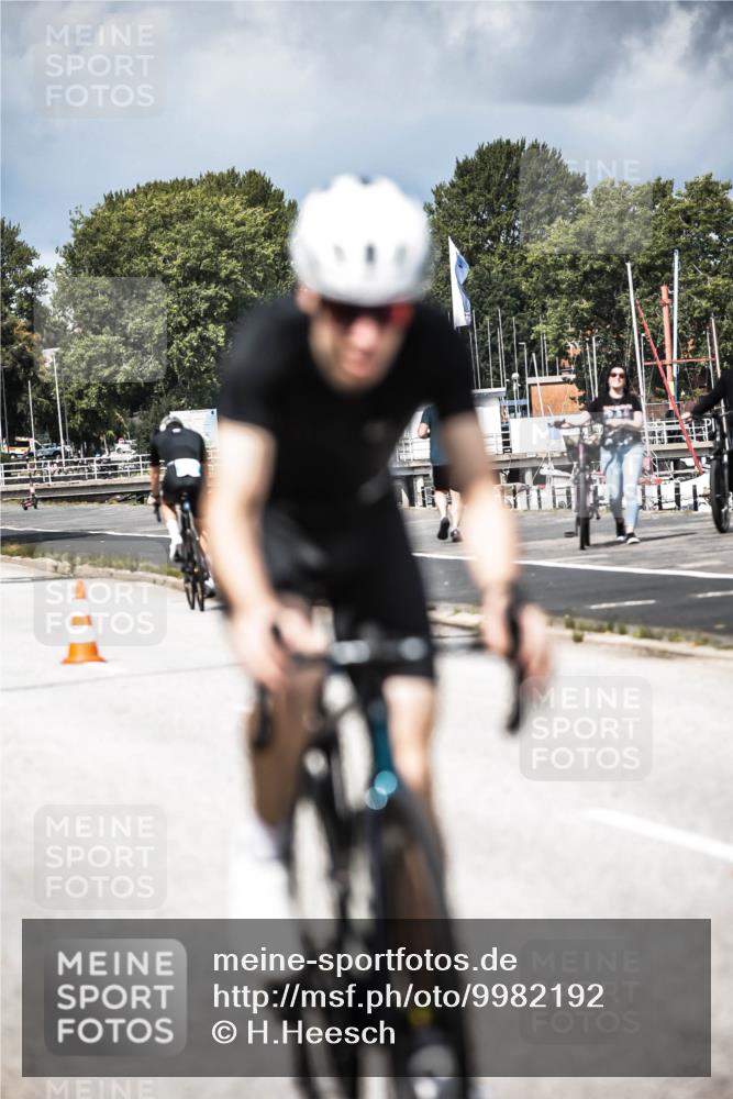 16.08.2026 - KN Förde Triathlon 2026 H.Heesch http://msf.ph/oto/9982192 16.08.2026 12:53:59 Radfahren 512, 549, 557, 571 meine-sportfotos.de
