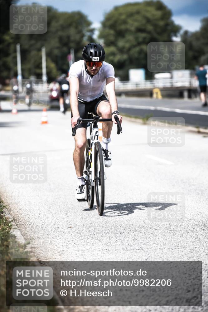 16.08.2026 - KN Förde Triathlon 2026 H.Heesch http://msf.ph/oto/9982206 16.08.2026 12:54:01 Radfahren 512, 549, 557, 571 meine-sportfotos.de