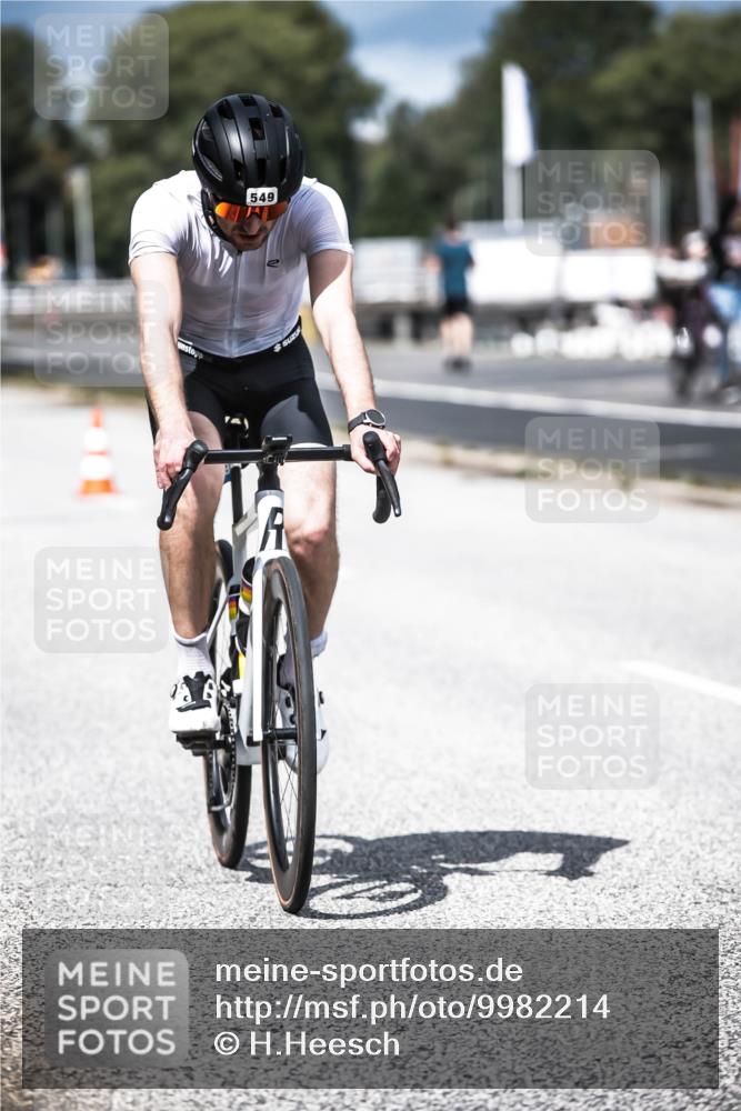 16.08.2026 - KN Förde Triathlon 2026 H.Heesch http://msf.ph/oto/9982214 16.08.2026 12:54:02 Radfahren 512, 549, 571, 574 meine-sportfotos.de