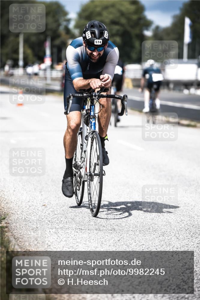 16.08.2026 - KN Förde Triathlon 2026 H.Heesch http://msf.ph/oto/9982245 16.08.2026 12:54:07 Radfahren 505, 545, 574 meine-sportfotos.de