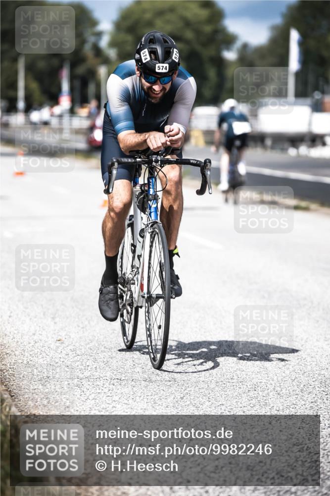 16.08.2026 - KN Förde Triathlon 2026 H.Heesch http://msf.ph/oto/9982246 16.08.2026 12:54:07 Radfahren 505, 545, 574 meine-sportfotos.de