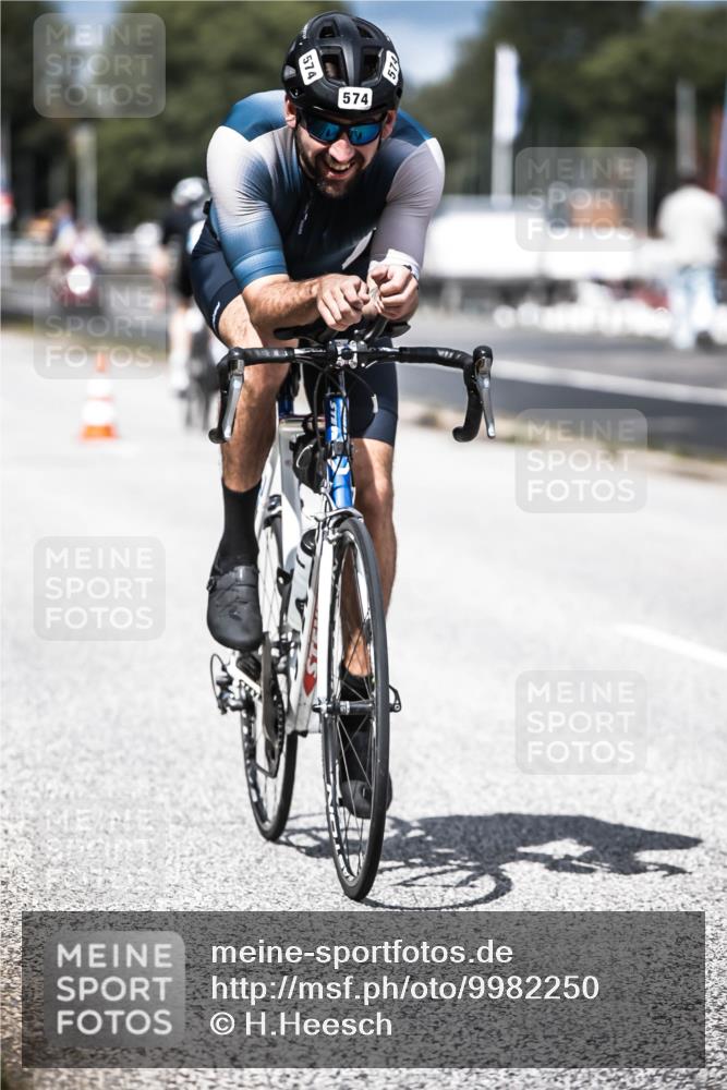 16.08.2026 - KN Förde Triathlon 2026 H.Heesch http://msf.ph/oto/9982250 16.08.2026 12:54:08 Radfahren 505, 545, 574 meine-sportfotos.de