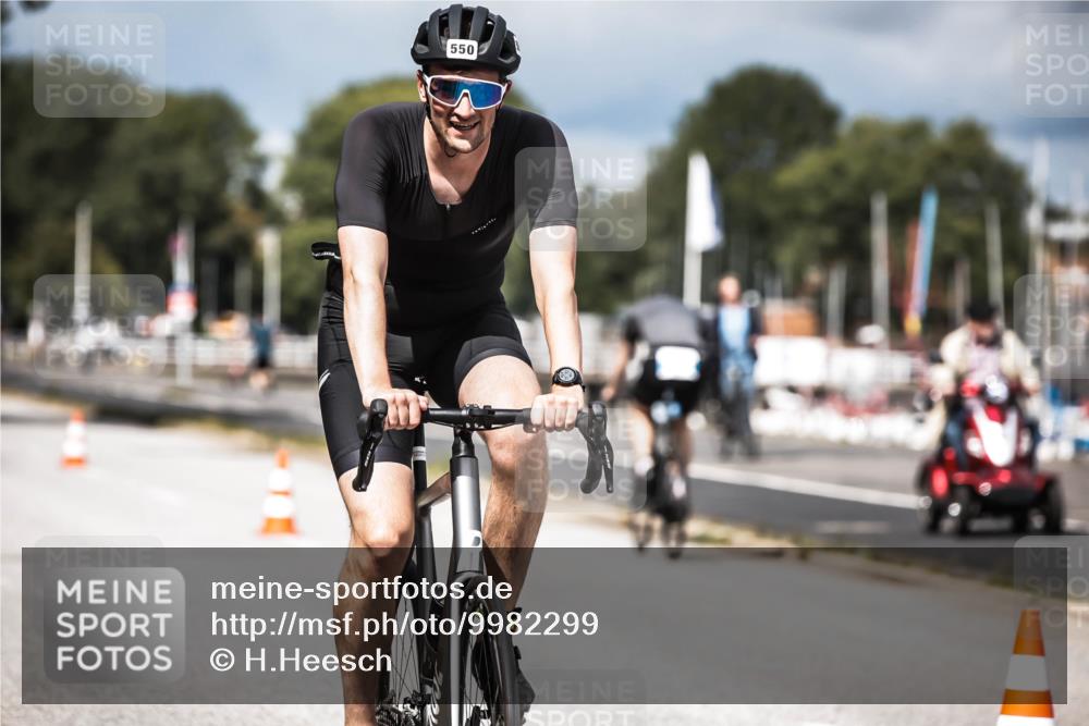 16.08.2026 - KN Förde Triathlon 2026 H.Heesch http://msf.ph/oto/9982299 16.08.2026 12:54:17 Radfahren 508, 550, 703 meine-sportfotos.de