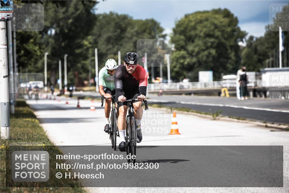 16.08.2026 - KN Förde Triathlon 2026 H.Heesch http://msf.ph/oto/9982300 16.08.2026 12:54:32 Radfahren 518, 539, 591, 702, 707 meine-sportfotos.de