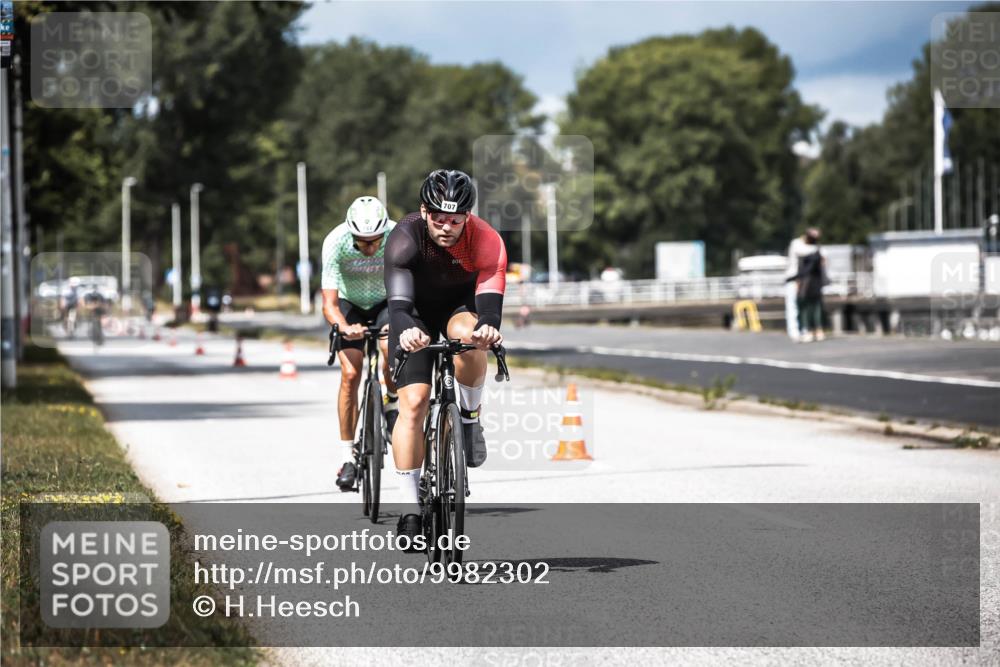 16.08.2026 - KN Förde Triathlon 2026 H.Heesch http://msf.ph/oto/9982302 16.08.2026 12:54:32 Radfahren 518, 539, 591, 702, 707 meine-sportfotos.de