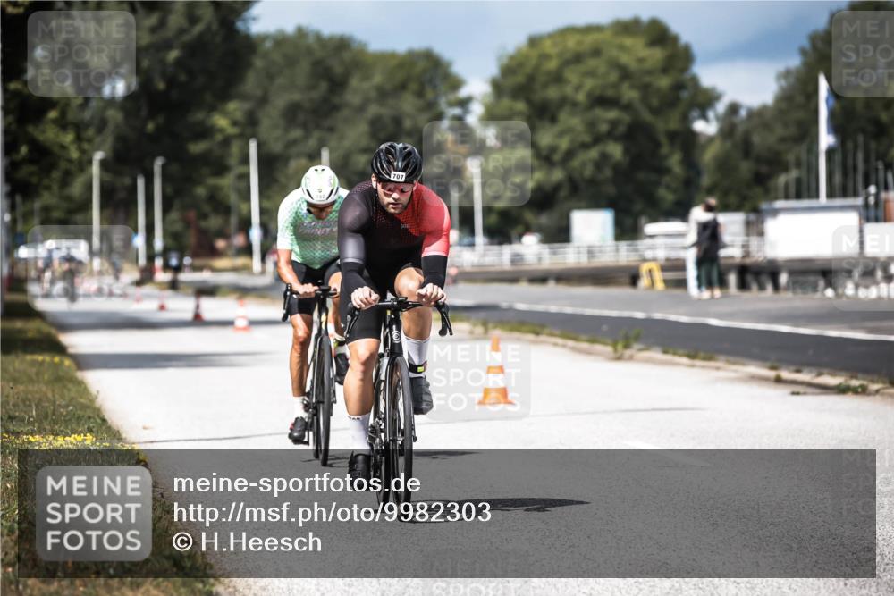 16.08.2026 - KN Förde Triathlon 2026 H.Heesch http://msf.ph/oto/9982303 16.08.2026 12:54:32 Radfahren 518, 539, 591, 702, 707 meine-sportfotos.de