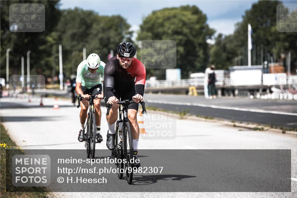 16.08.2026 - KN Förde Triathlon 2026 H.Heesch http://msf.ph/oto/9982307 16.08.2026 12:54:32 Radfahren 518, 539, 591, 702, 707 meine-sportfotos.de