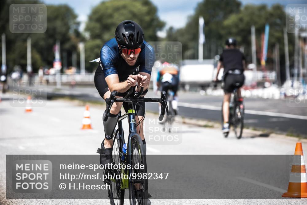 16.08.2026 - KN Förde Triathlon 2026 H.Heesch http://msf.ph/oto/9982347 16.08.2026 12:54:43 Radfahren 503, 708 meine-sportfotos.de