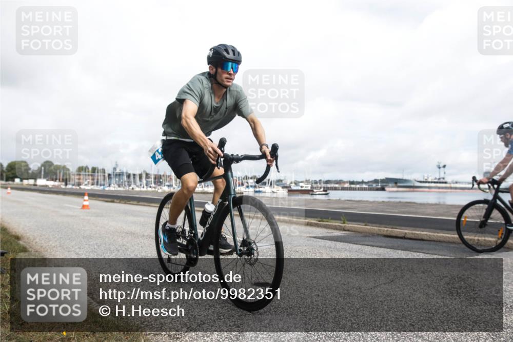 16.08.2026 - KN Förde Triathlon 2026 H.Heesch http://msf.ph/oto/9982351 16.08.2026 11:30:44 Radfahren 386, 411, 425 meine-sportfotos.de