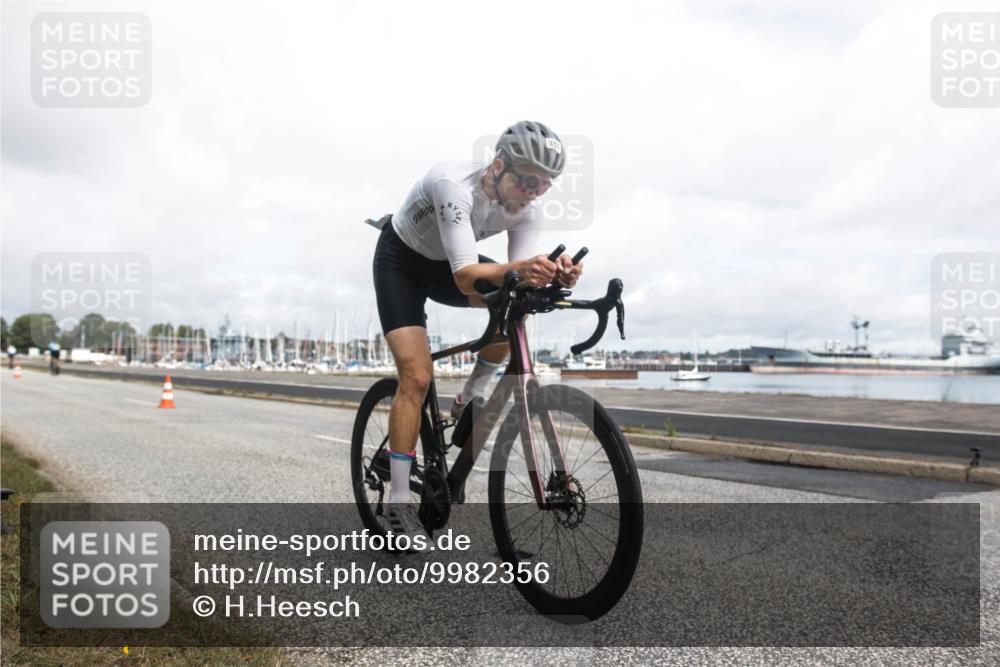 16.08.2026 - KN Förde Triathlon 2026 H.Heesch http://msf.ph/oto/9982356 16.08.2026 11:30:54 Radfahren 353 meine-sportfotos.de