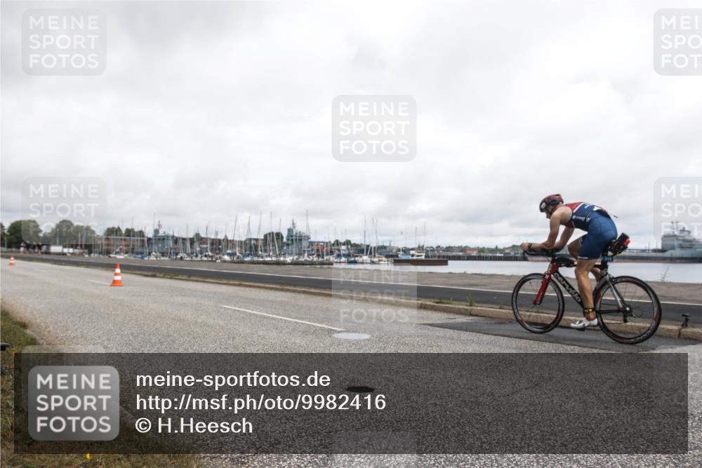 16.08.2026 - KN Förde Triathlon 2026 H.Heesch http://msf.ph/oto/9982416 16.08.2026 11:34:47 Radfahren 345, 358, 374, 394, 400, 410 meine-sportfotos.de