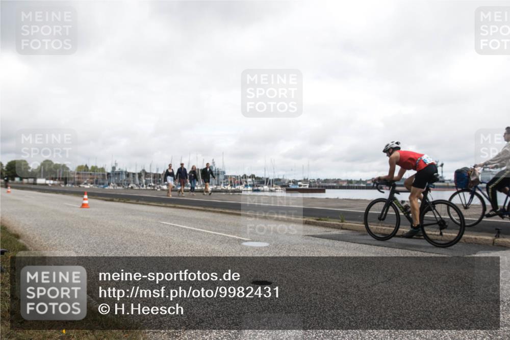 16.08.2026 - KN Förde Triathlon 2026 H.Heesch http://msf.ph/oto/9982431 16.08.2026 11:35:36 Radfahren 392, 412, 437, 439 meine-sportfotos.de