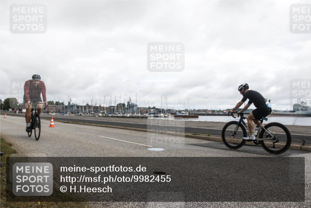 16.08.2026 - KN Förde Triathlon 2026 H.Heesch http://msf.ph/oto/9982455 16.08.2026 11:37:08 Radfahren 370, 402, 404, 415 meine-sportfotos.de