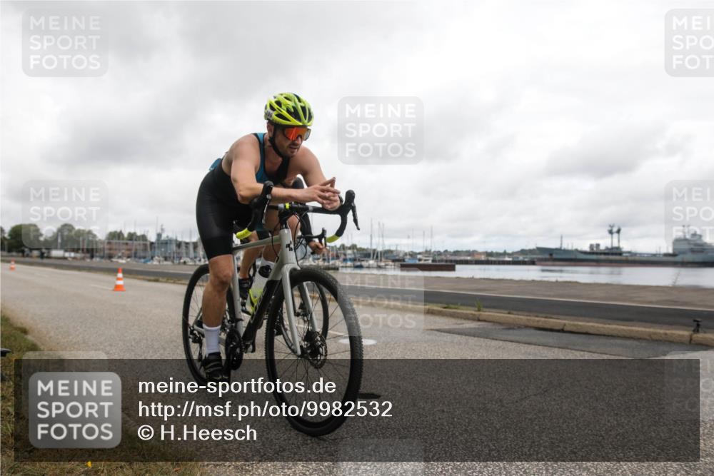 16.08.2026 - KN Förde Triathlon 2026 H.Heesch http://msf.ph/oto/9982532 16.08.2026 11:42:57 Radfahren 394, 396, 401, 427 meine-sportfotos.de