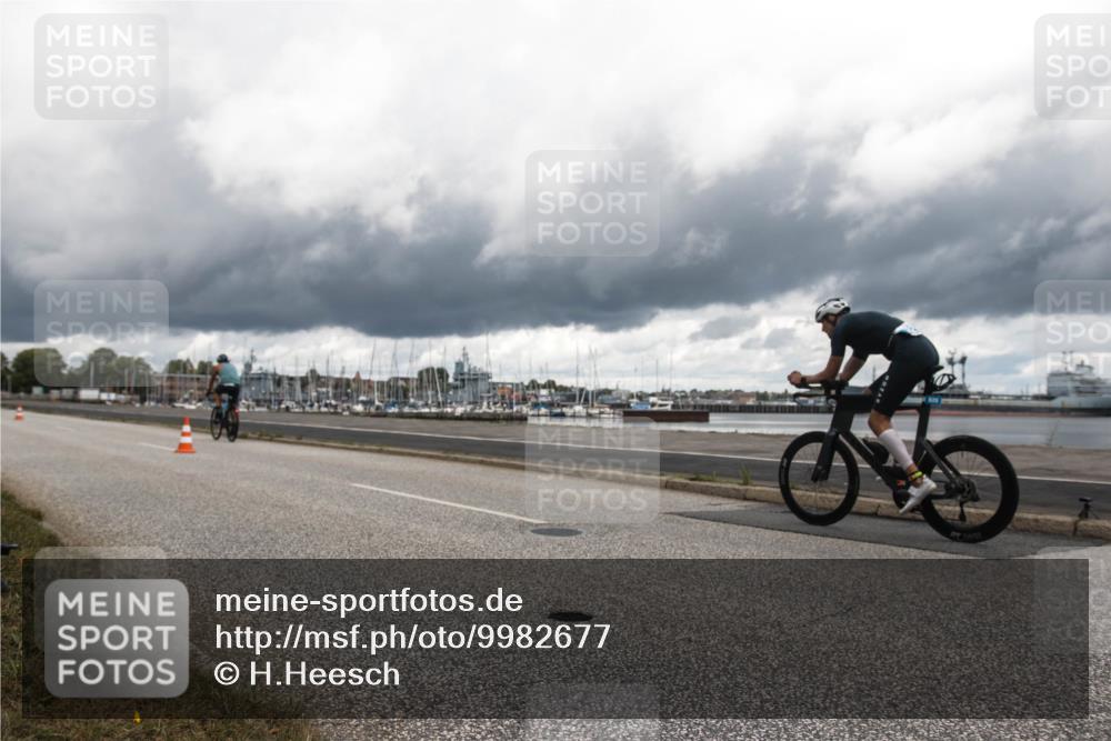 16.08.2026 - KN Förde Triathlon 2026 H.Heesch http://msf.ph/oto/9982677 16.08.2026 12:48:50 Radfahren 524, 547 meine-sportfotos.de