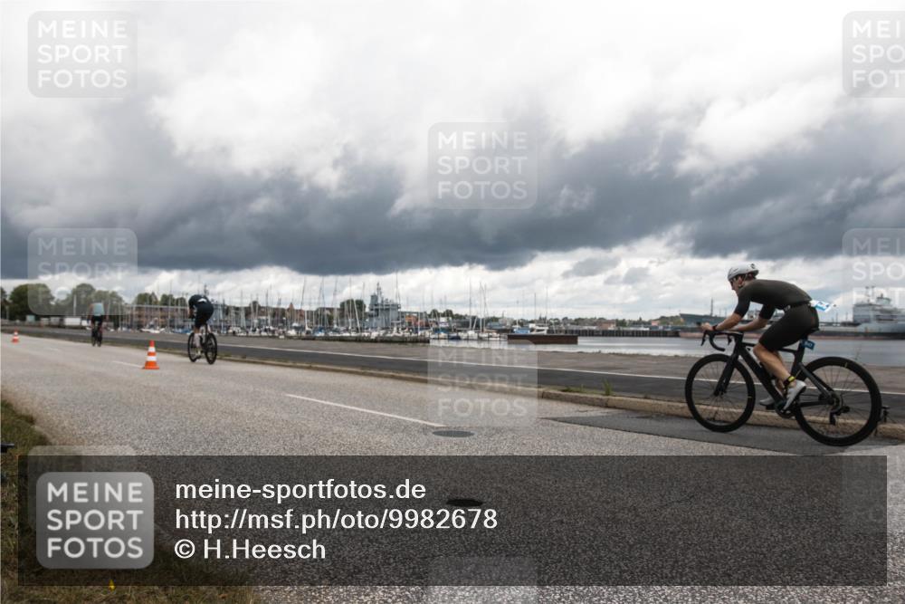 16.08.2026 - KN Förde Triathlon 2026 H.Heesch http://msf.ph/oto/9982678 16.08.2026 12:48:51 Radfahren 524, 534 meine-sportfotos.de
