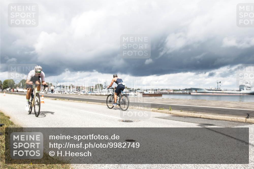 16.08.2026 - KN Förde Triathlon 2026 H.Heesch http://msf.ph/oto/9982749 16.08.2026 12:53:07 Radfahren 535, 559, 587, 701, 733 meine-sportfotos.de