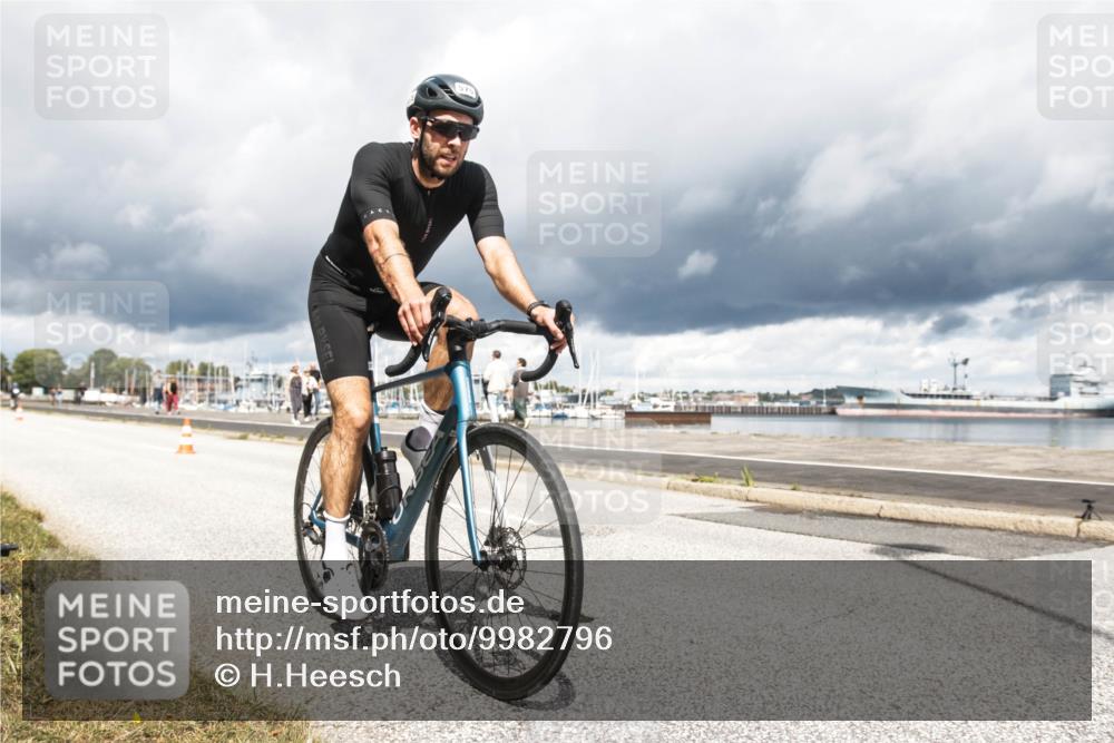 16.08.2026 - KN Förde Triathlon 2026 H.Heesch http://msf.ph/oto/9982796 16.08.2026 12:53:37 Radfahren 544, 575 meine-sportfotos.de
