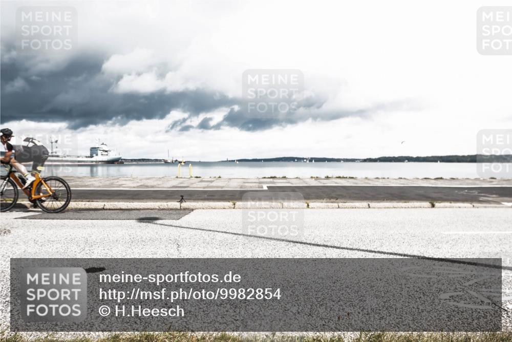16.08.2026 - KN Förde Triathlon 2026 H.Heesch http://msf.ph/oto/9982854 16.08.2026 12:55:20 Radfahren 502, 514, 572, 587, 711 meine-sportfotos.de
