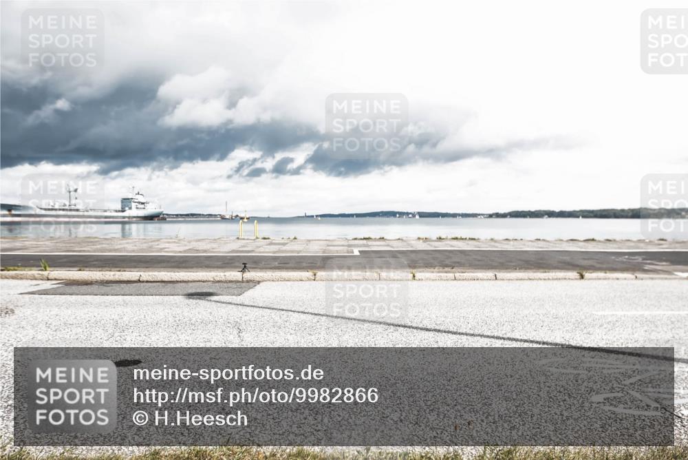 16.08.2026 - KN Förde Triathlon 2026 H.Heesch http://msf.ph/oto/9982866 16.08.2026 12:55:35 Radfahren 526, 535 meine-sportfotos.de
